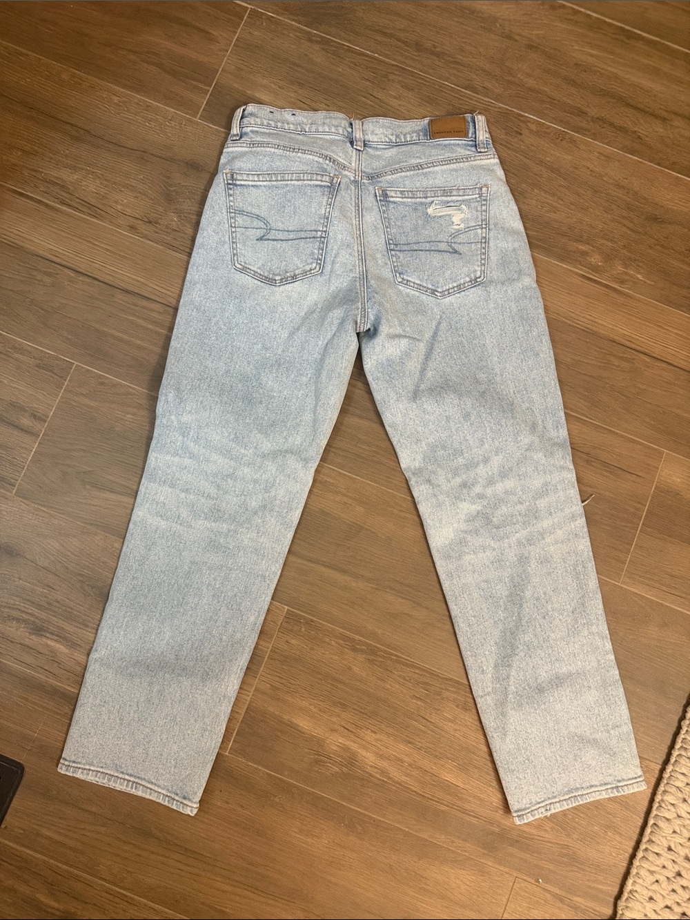 American Eagle Outfitters Light Wash Distressed Ankle Jeans - Picture 5 of 5